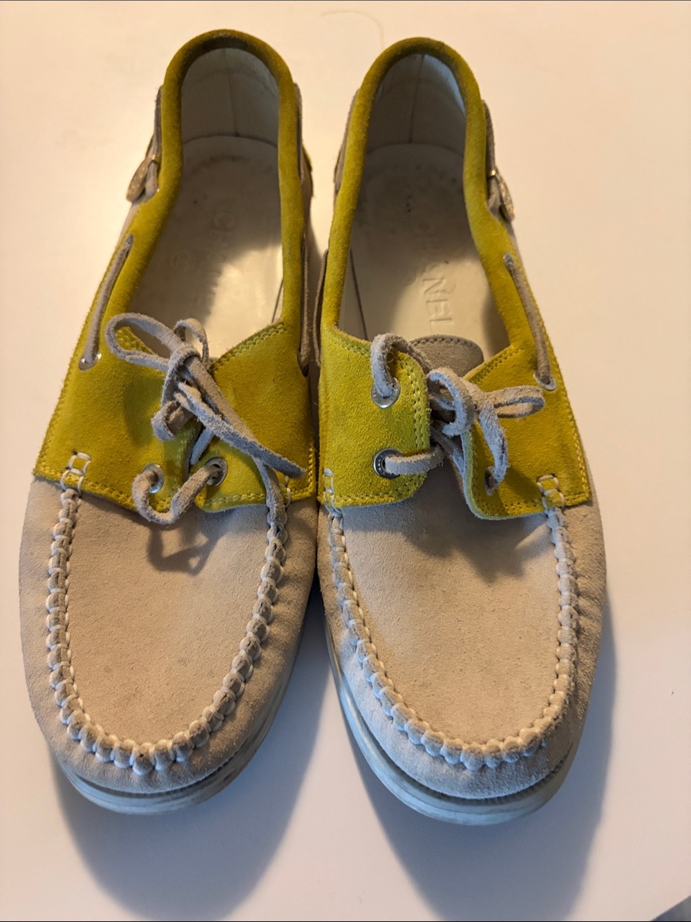 CHANEL Two-Tone Suede Boat Shoes in Lime Green and Beige size 39/8.5 luxery